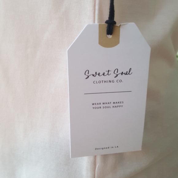 SWEET SOUL CLOTHING CO. ♡ NWT Sweet "Blessed MAMA 🤍" Short Sleeve T-Shirt S - Picture 5 of 17